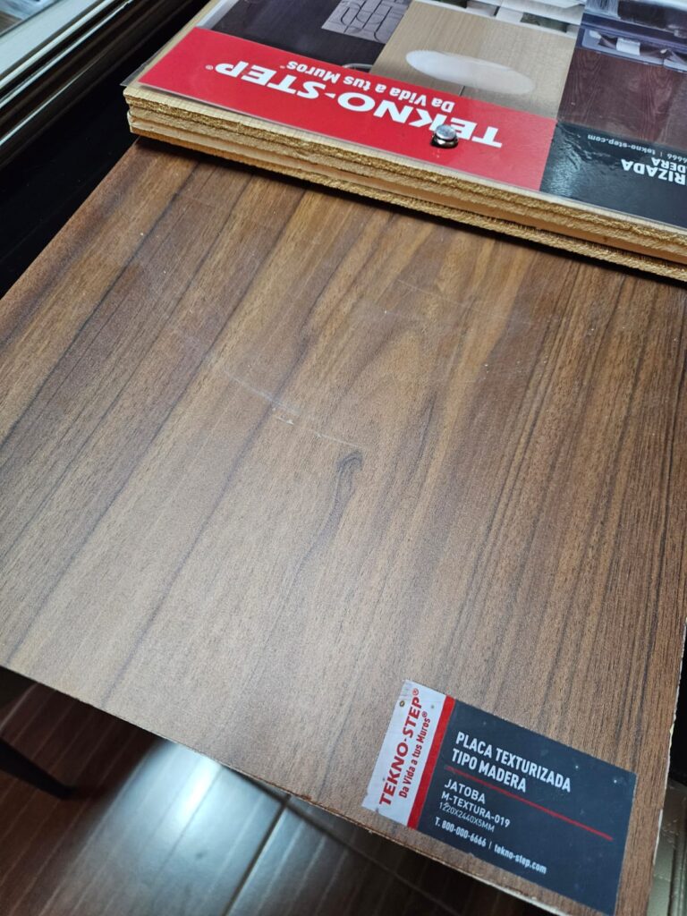 Placa Texturizada Tipo Madera - Jatoba