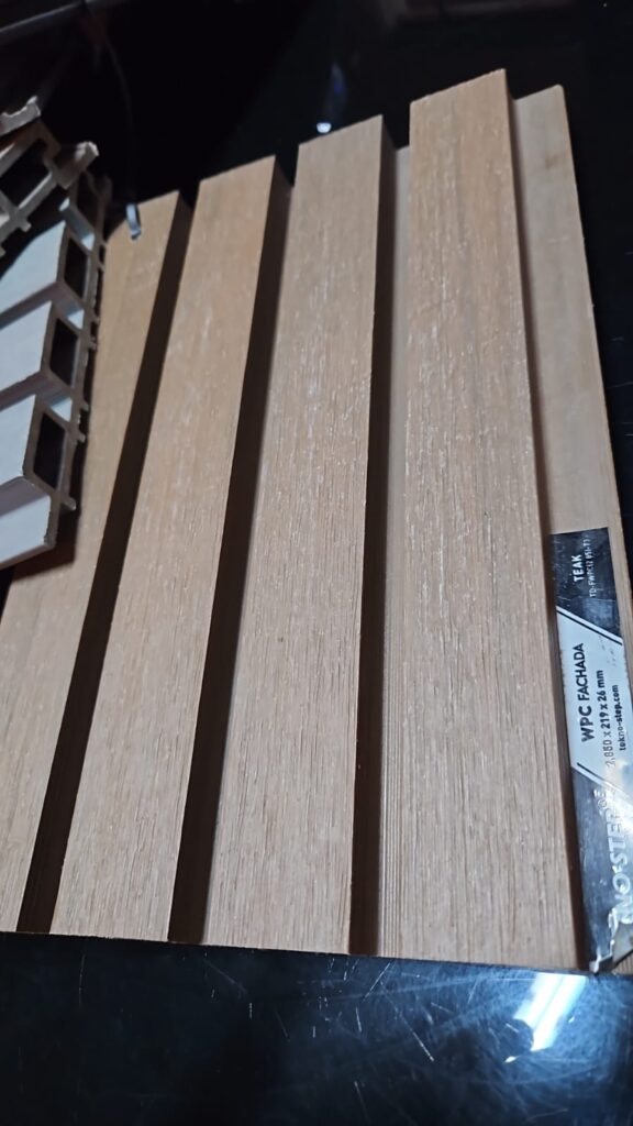WPC Lambrín exterior muros y techos - Teak